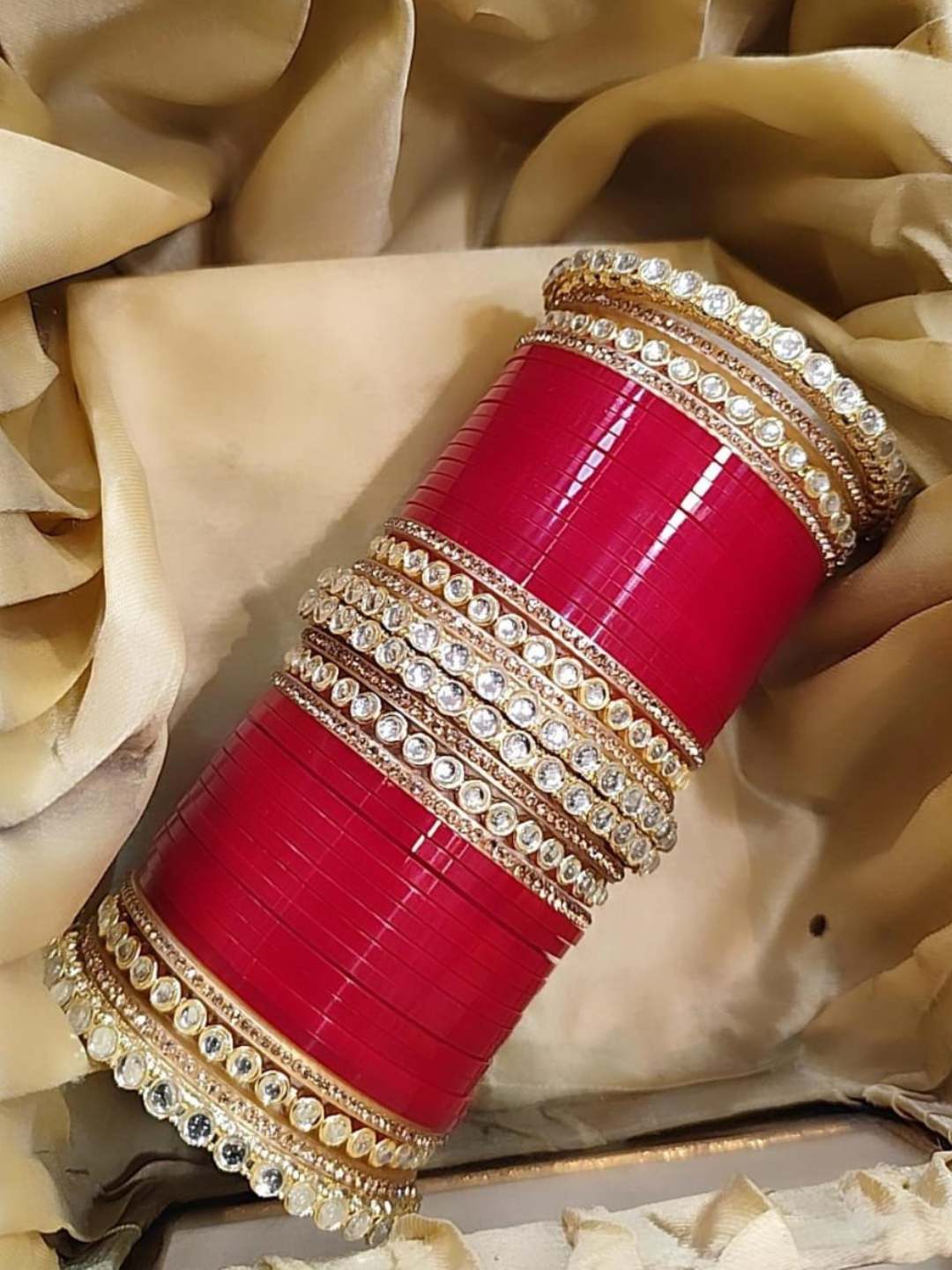 Ishhaara Kundan Studded Red Chooda Bangles