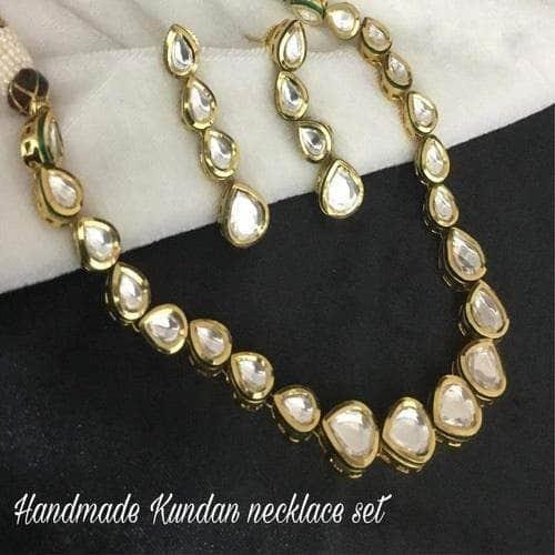 Ishhaara Leaf Shape Single Line Necklace