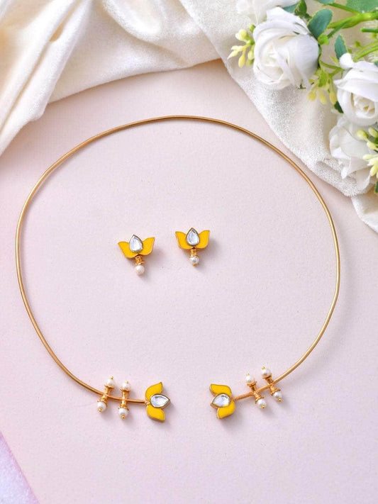 Ishhaara Lotus Motif Open Type Necklace Yellow