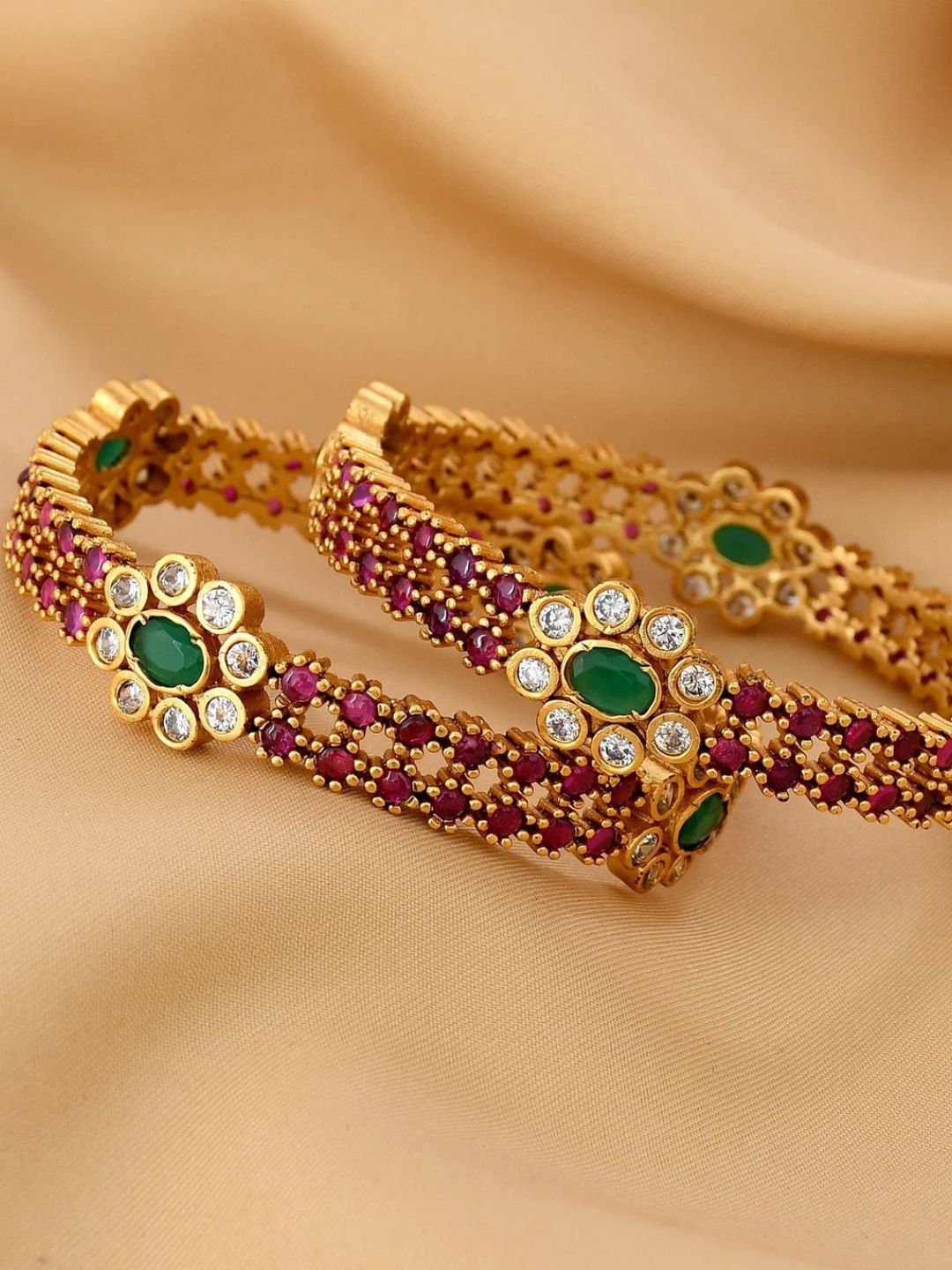 Ishhaara Matte Finish Ruby Green And White Bangles