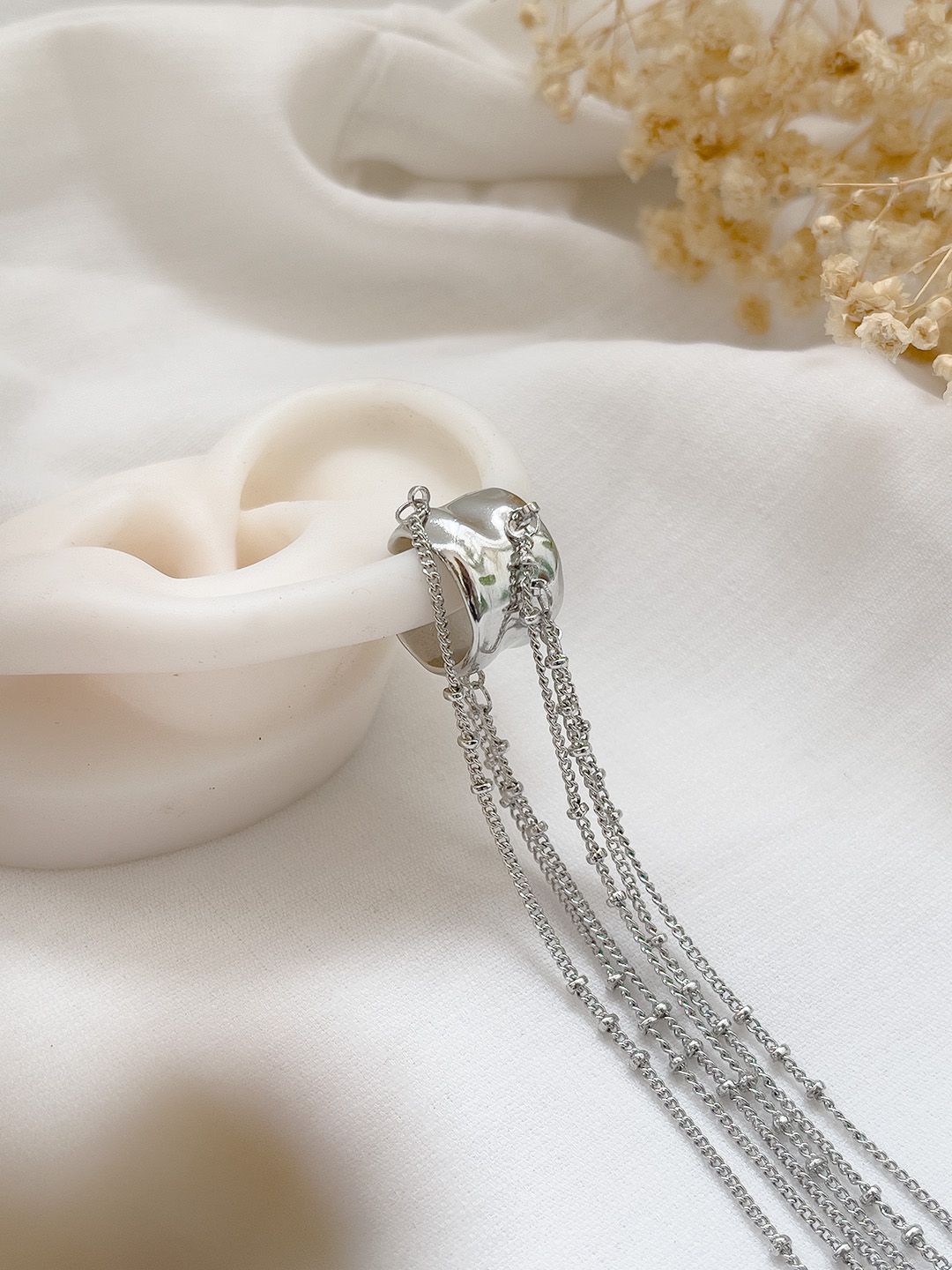 Ishhaara Medha Shankr In Long Tassel Earcuff
