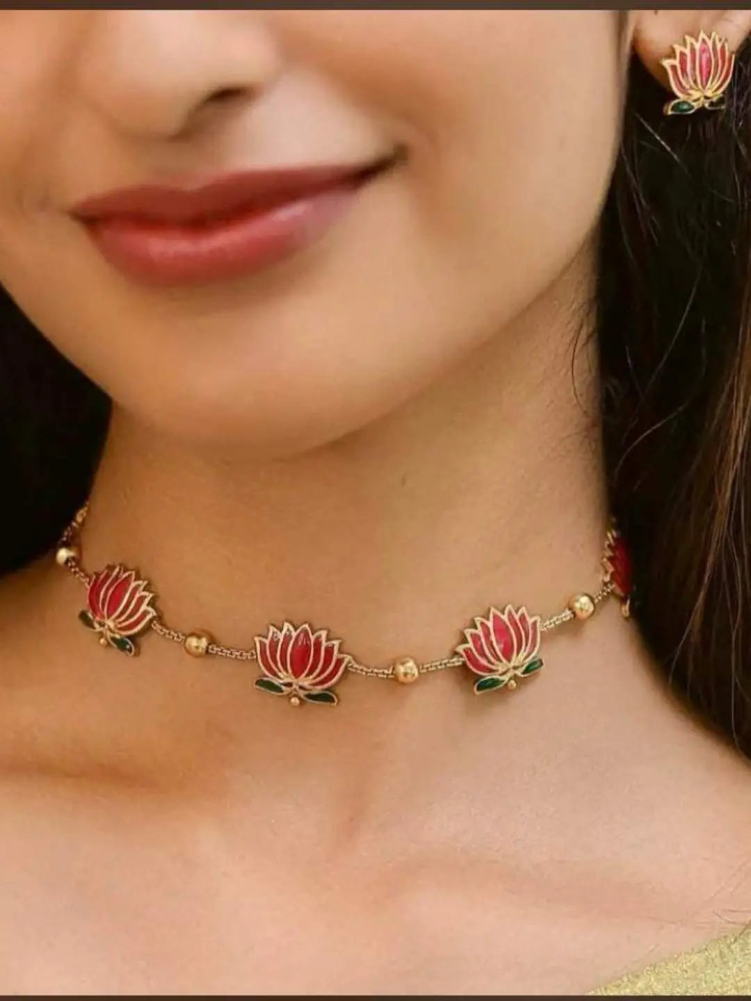 Ishhaara Minimal Lotus Necklace