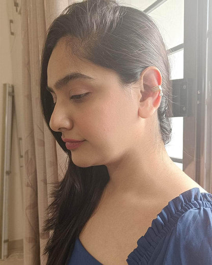 Ishhaara Minimalist Gold Earcuff