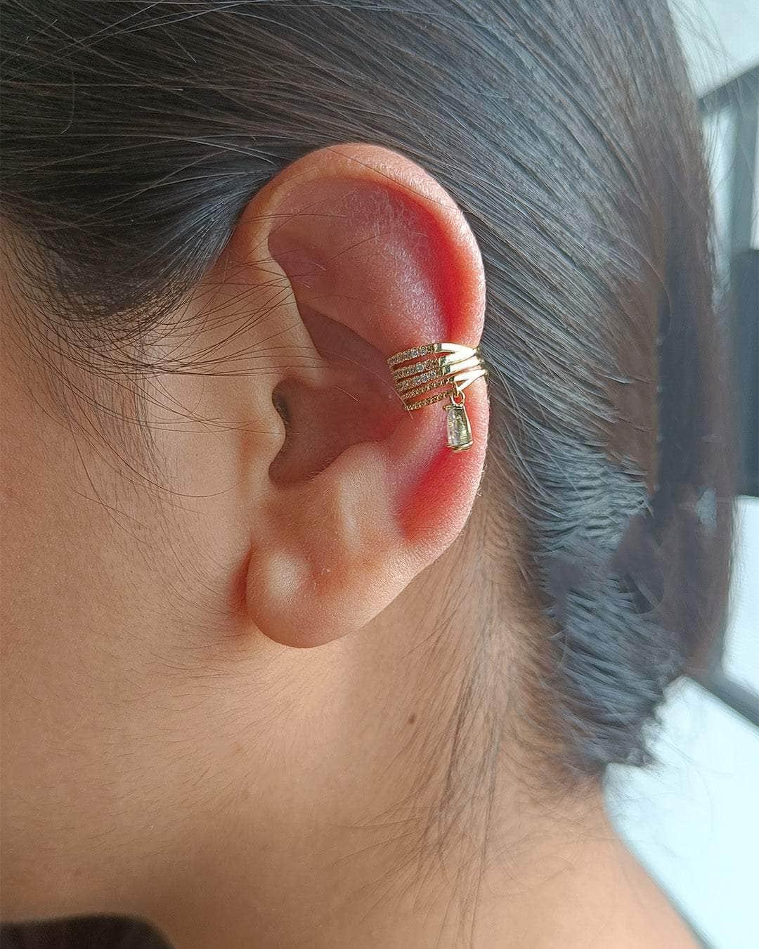 Ishhaara Minimalist Gold Earcuff