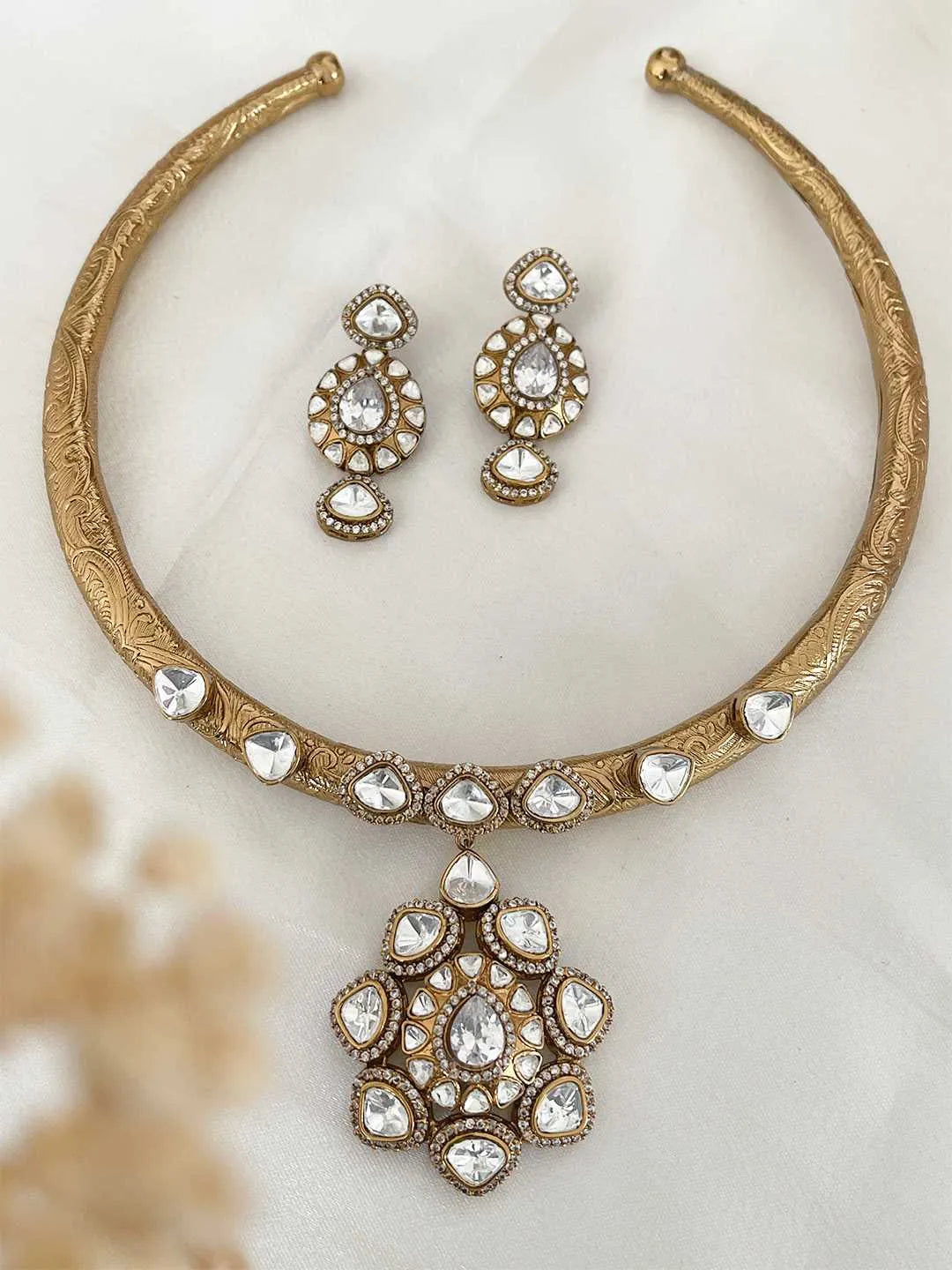 Ishhaara Moissanite Polki Studded Hasli Necklace