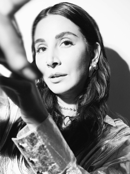 Ishhaara Monica Dogra In Smooth Shiny Metal Earring