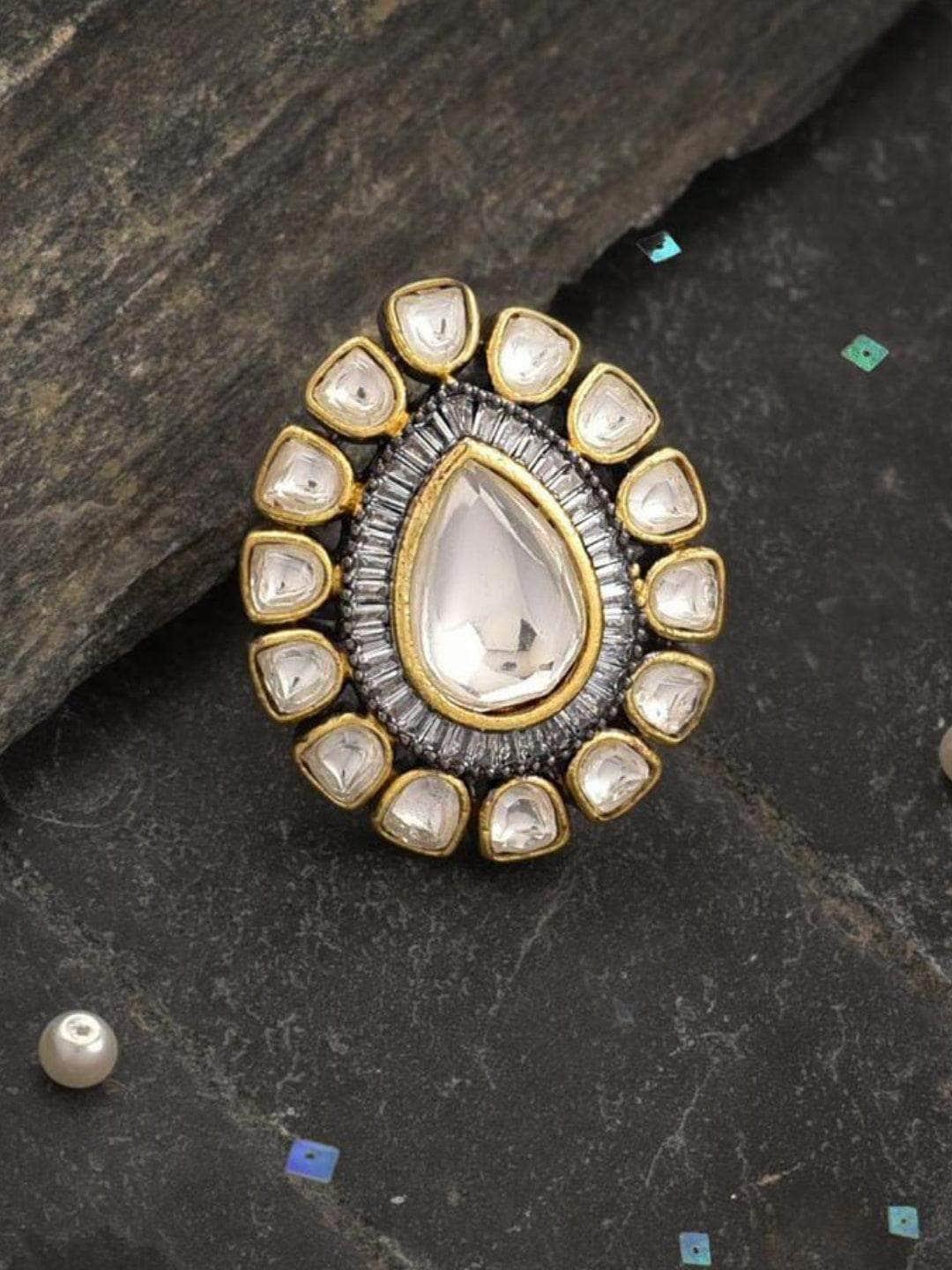Ishhaara Mrunal Thakur In Kundan Oval Kundan Ring