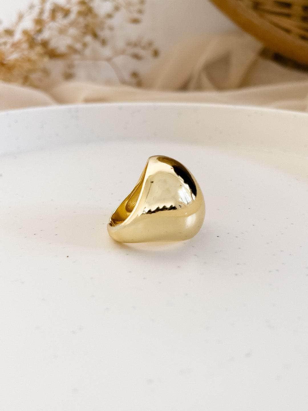 Ishhaara Mrunal Thakur In Polished Dome Ring