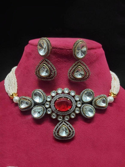 Ishhaara Nikita Dutta In Carved Center Kundan Choker Set