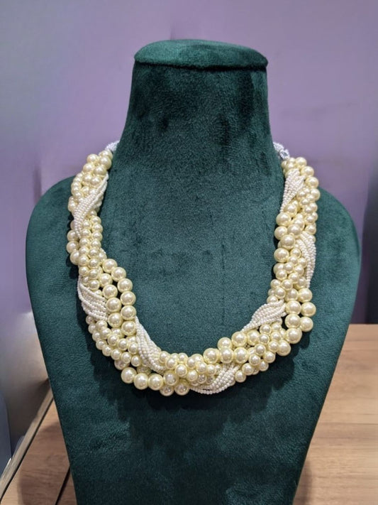 Ishhaara Off White Vintage Pearl Necklace