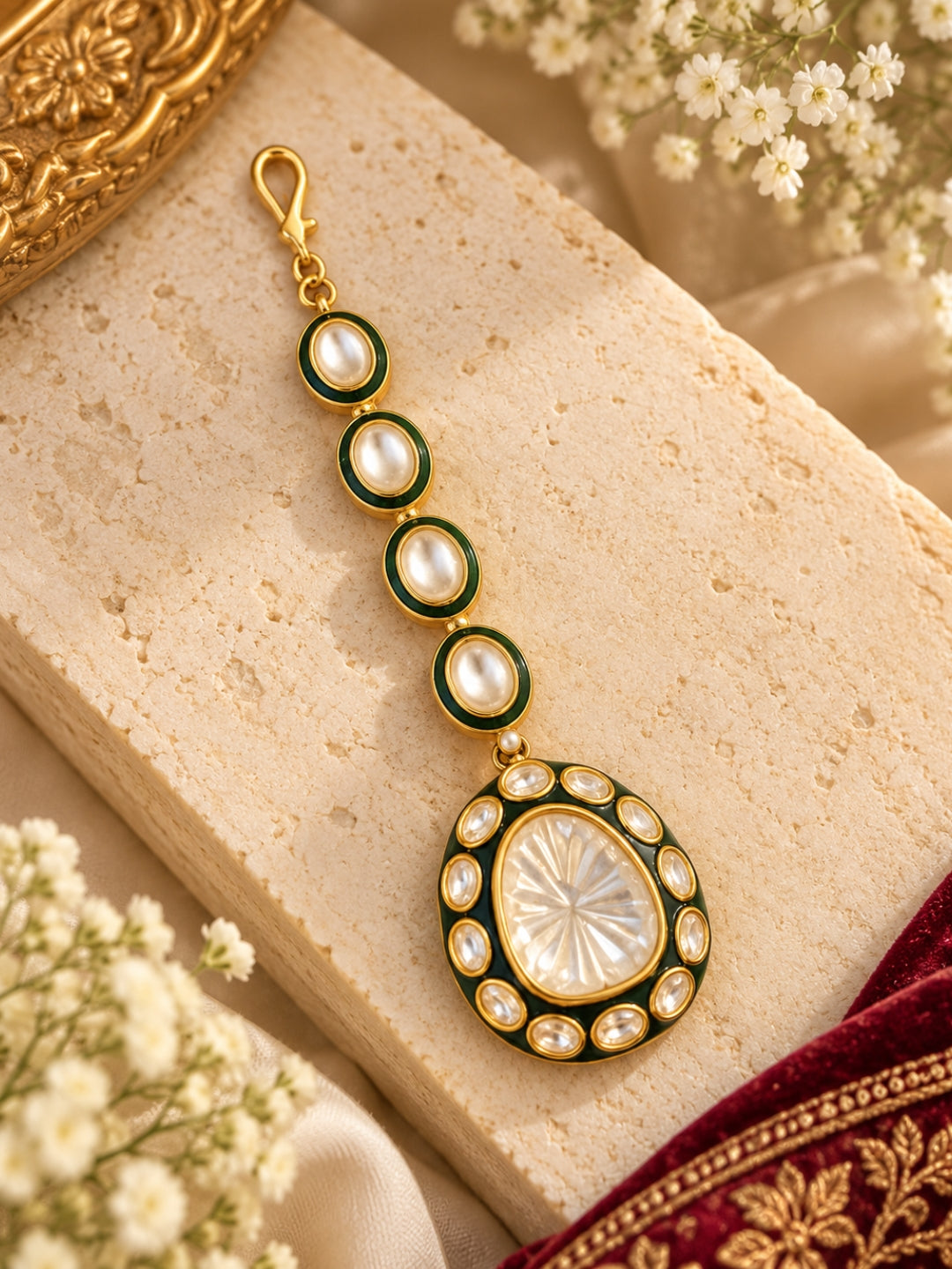Ishhaara Ornate Emerald Maang Tikka
