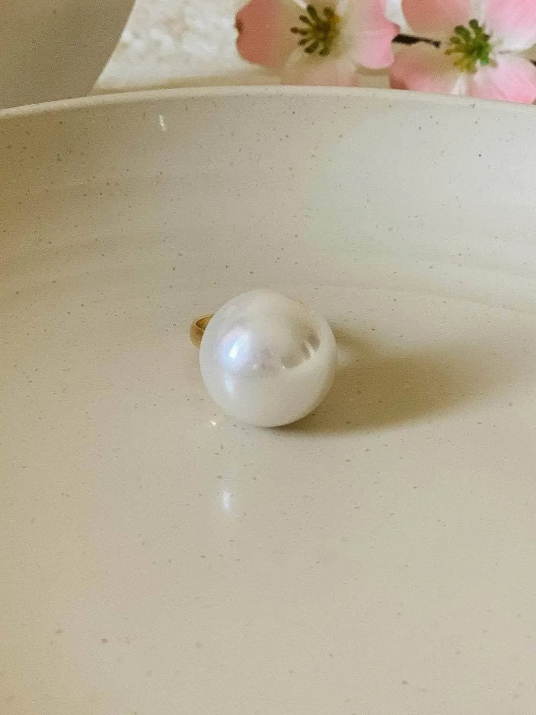 Ishhaara Pearl Ring White