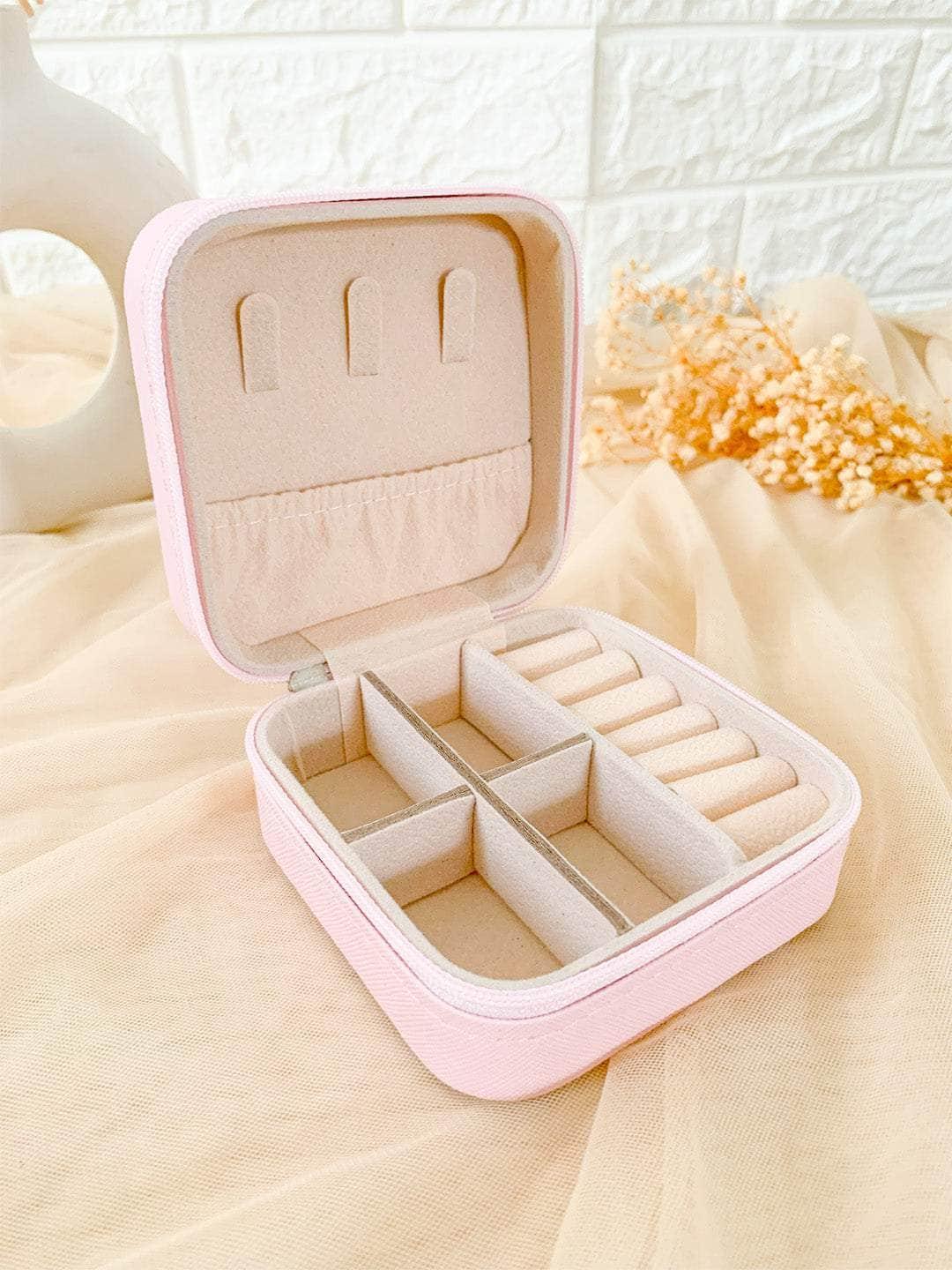 Ishhaara Jewelry Organizer Case For Easy Travelling