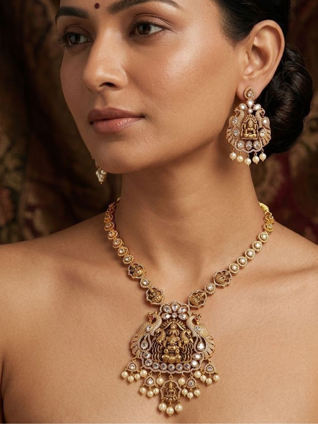 Ishhaara Premium Kemp Stone Necklace Set
