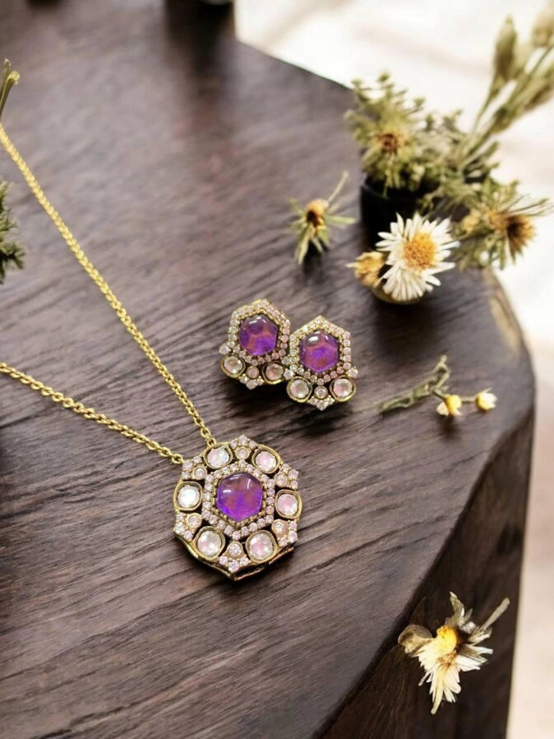 Ishhaara Purple Hexagon Shaped Pendant Choker Necklace