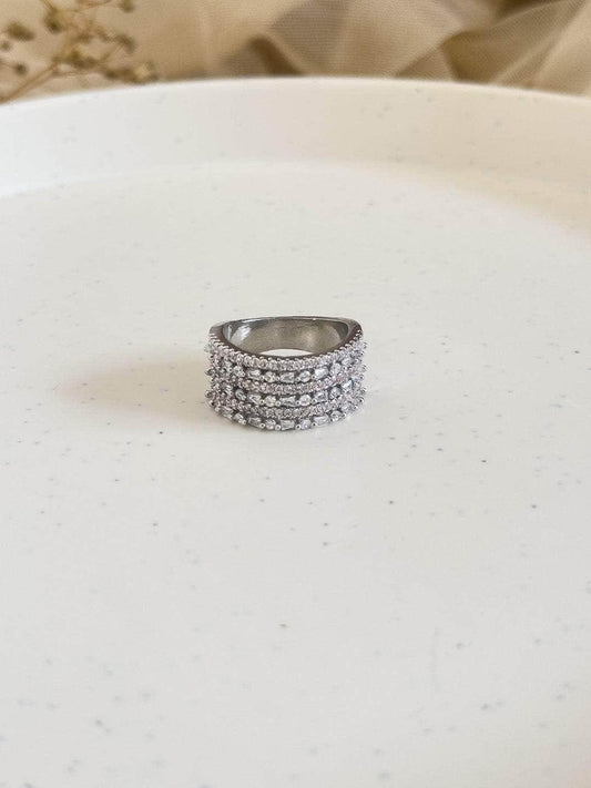 Ishhaara Pyramid Spinner Ring
