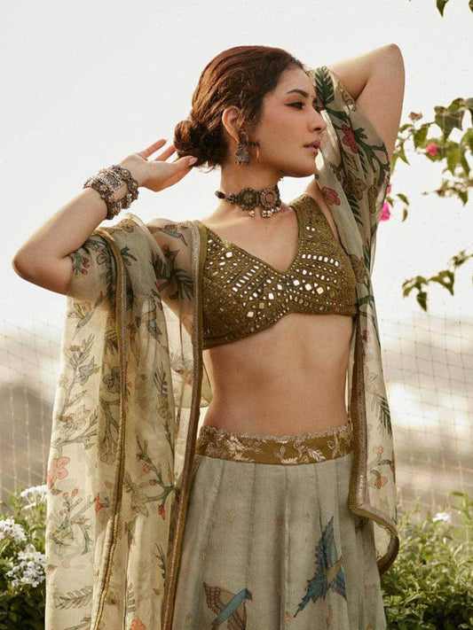 Ishhaara Raashii Khanna In Oxidised Pearl Handcrafted Cuff