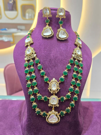 Ishhaara Radiant Emerald And Kundan Necklace Set