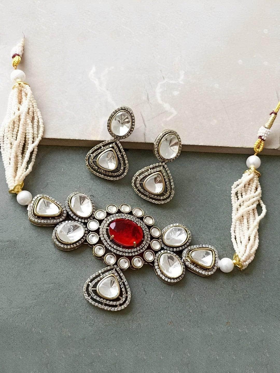 Ishhaara Nikita Dutta In Carved Center Kundan Choker Set