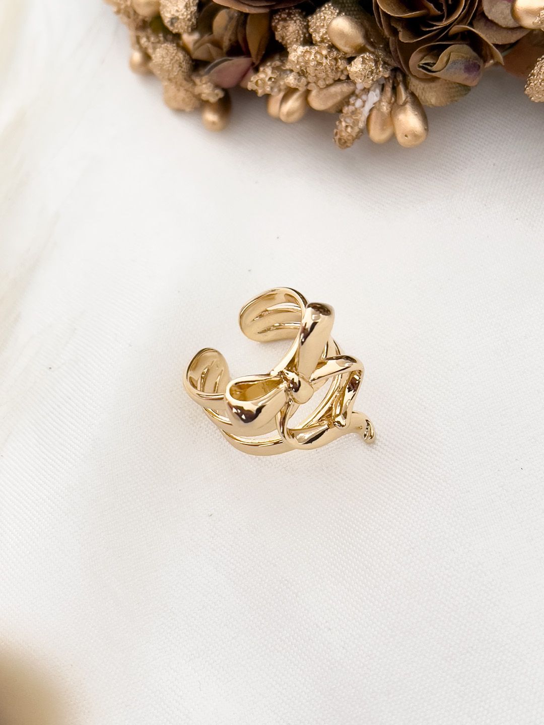 Ishhaara Ribbon Bow Ring