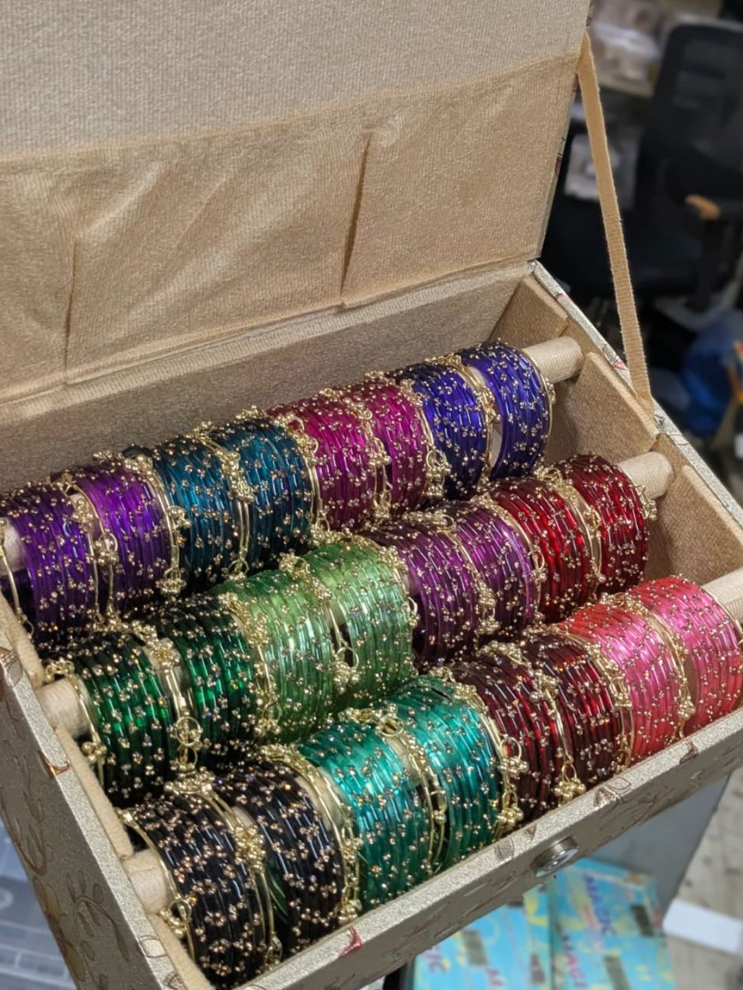 Ishhaara Set Of Kashmiri Raindrop Bangles With Organiser