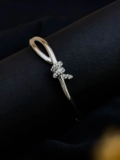 Ishhaara Silver Maiden Oval Hinged Bangle