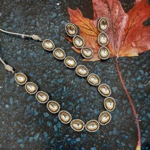Ishhaara Simple Ad Kundan Set