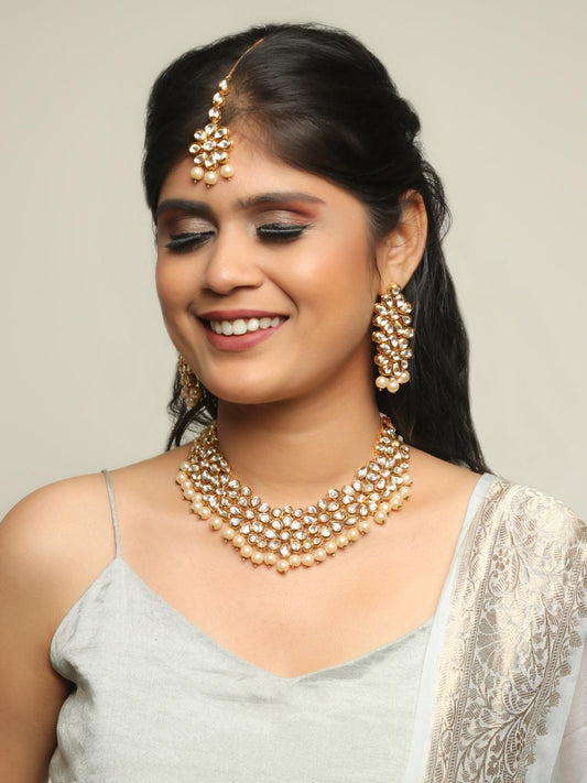 Ishhaara Simple Kundan Choker With Pearls Necklace Set