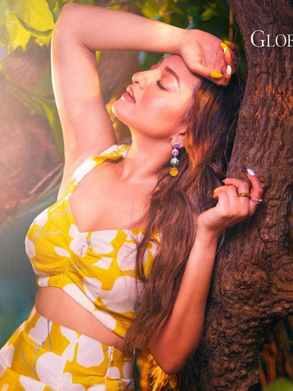 Ishhaara Sonakshi Sinha In Geometric 4 Tiered Earrings Pink