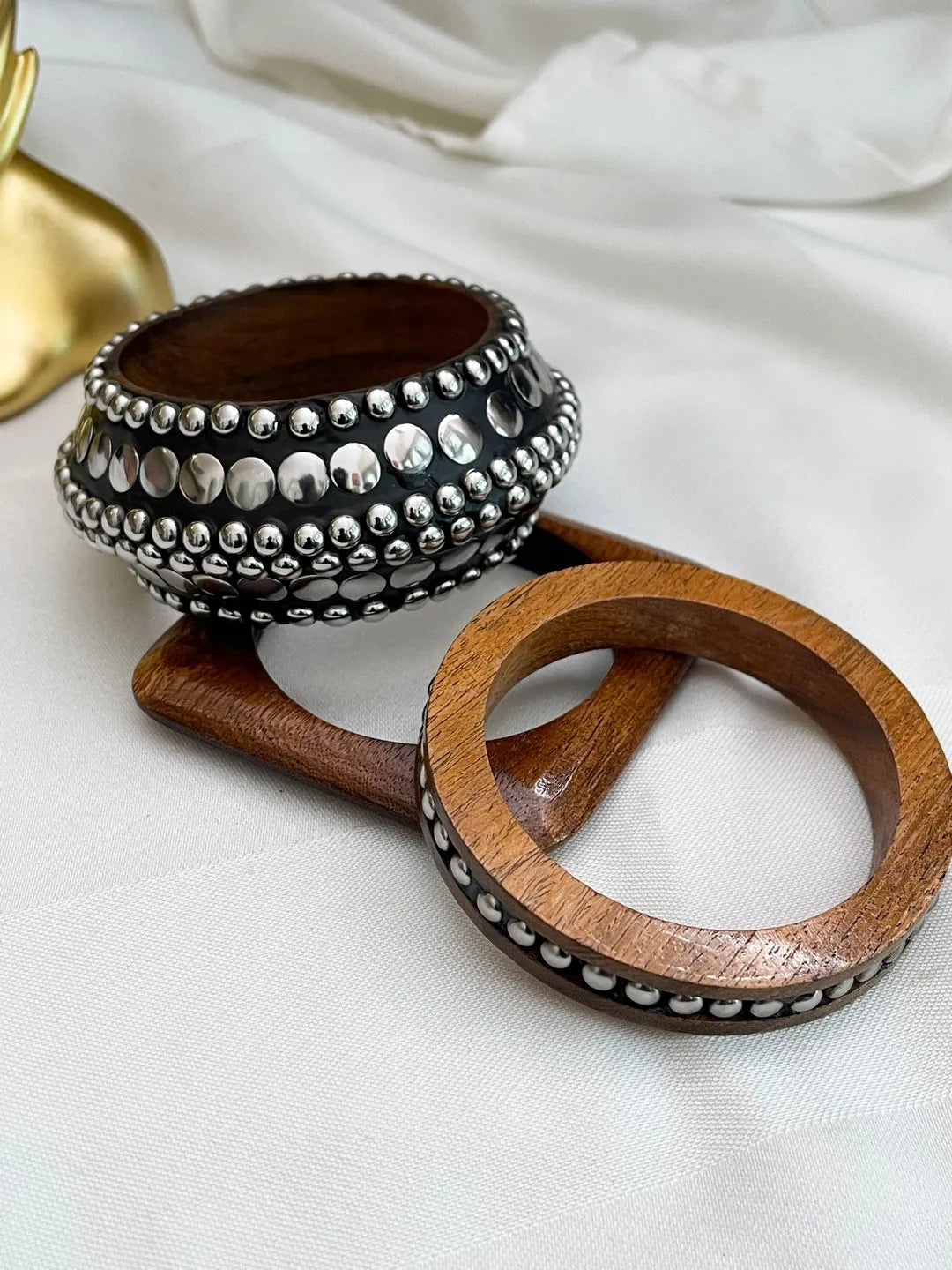 Ishhaara Stack Of 3 Embossed Wooden Bangle