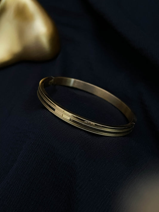 Ishhaara Stainless Steel Ridged Kada Bracelet