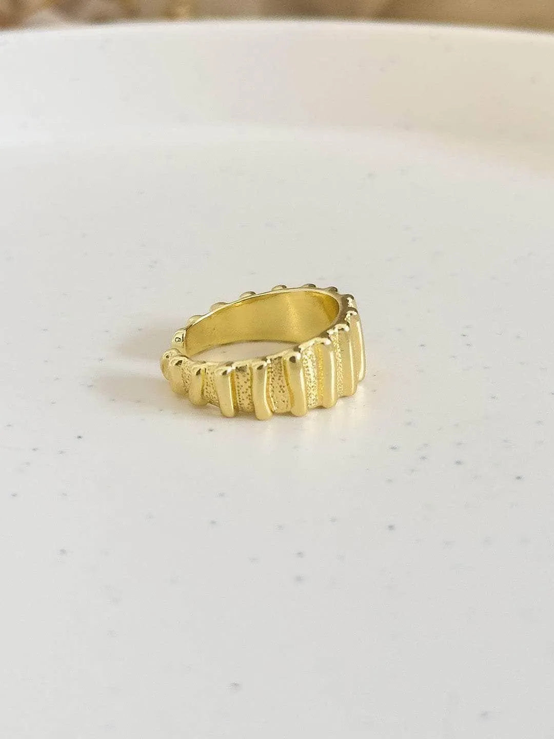 Ishhaara Textured And Ivory Enamel Ring