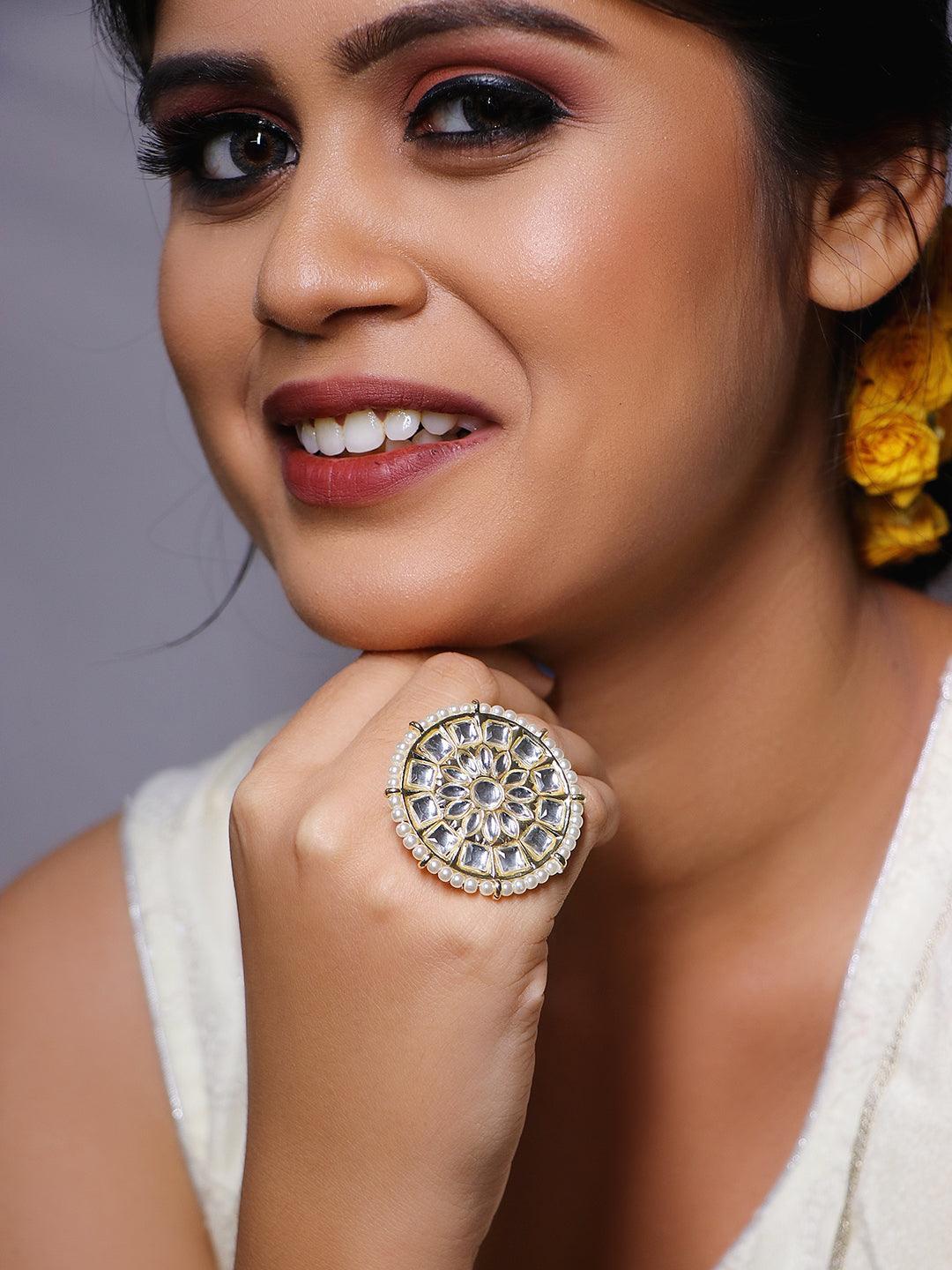 Ishhaara The Royal Round Kundan Ring