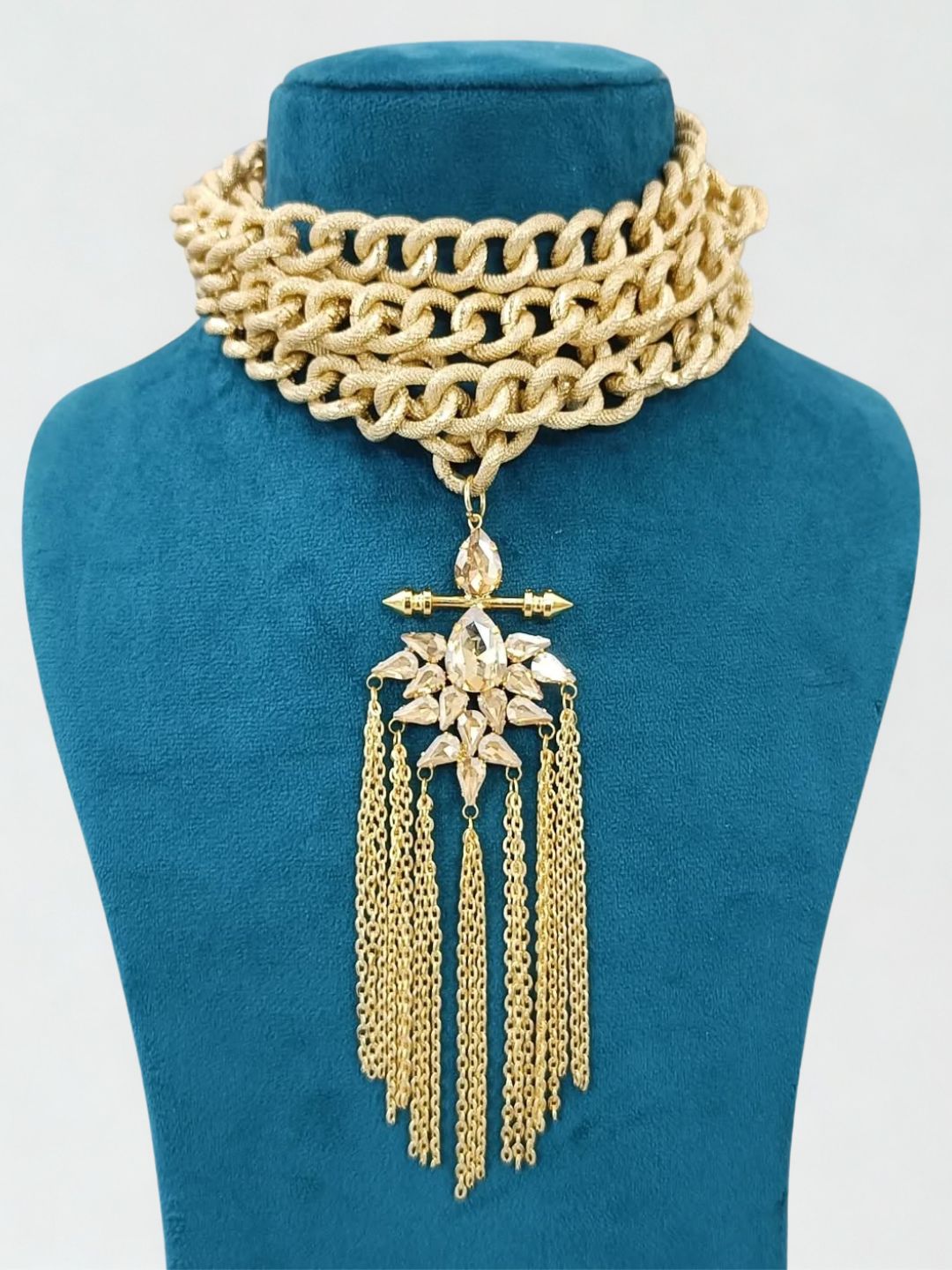 Ishhaara Timeless Statement Chain Pendant Necklace