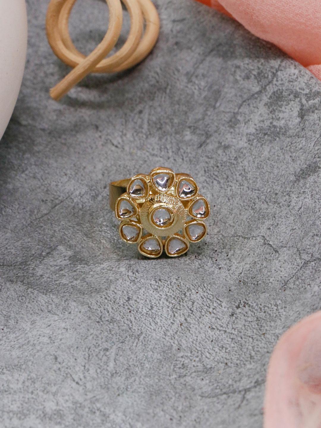 Ishhaara Tiny Dabi Kundan Ring