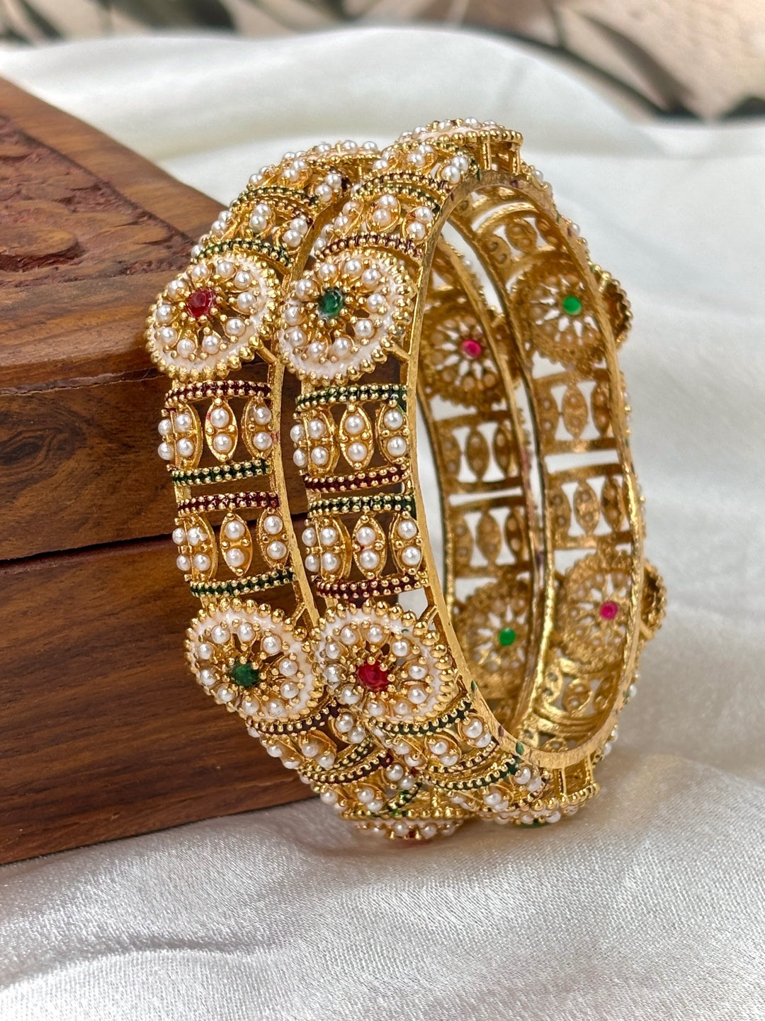 Ishhaara Traditional Gold Kundan Bangles - beautiful gold bangles with intricate designs and kundan work - view 3