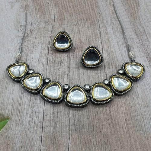 Ishhaara Triangular Dual Tonned Ad Kundan Necklace Set
