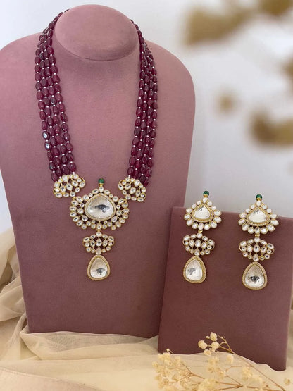 Ishhaara Victorian Pendant With Ruby Beads