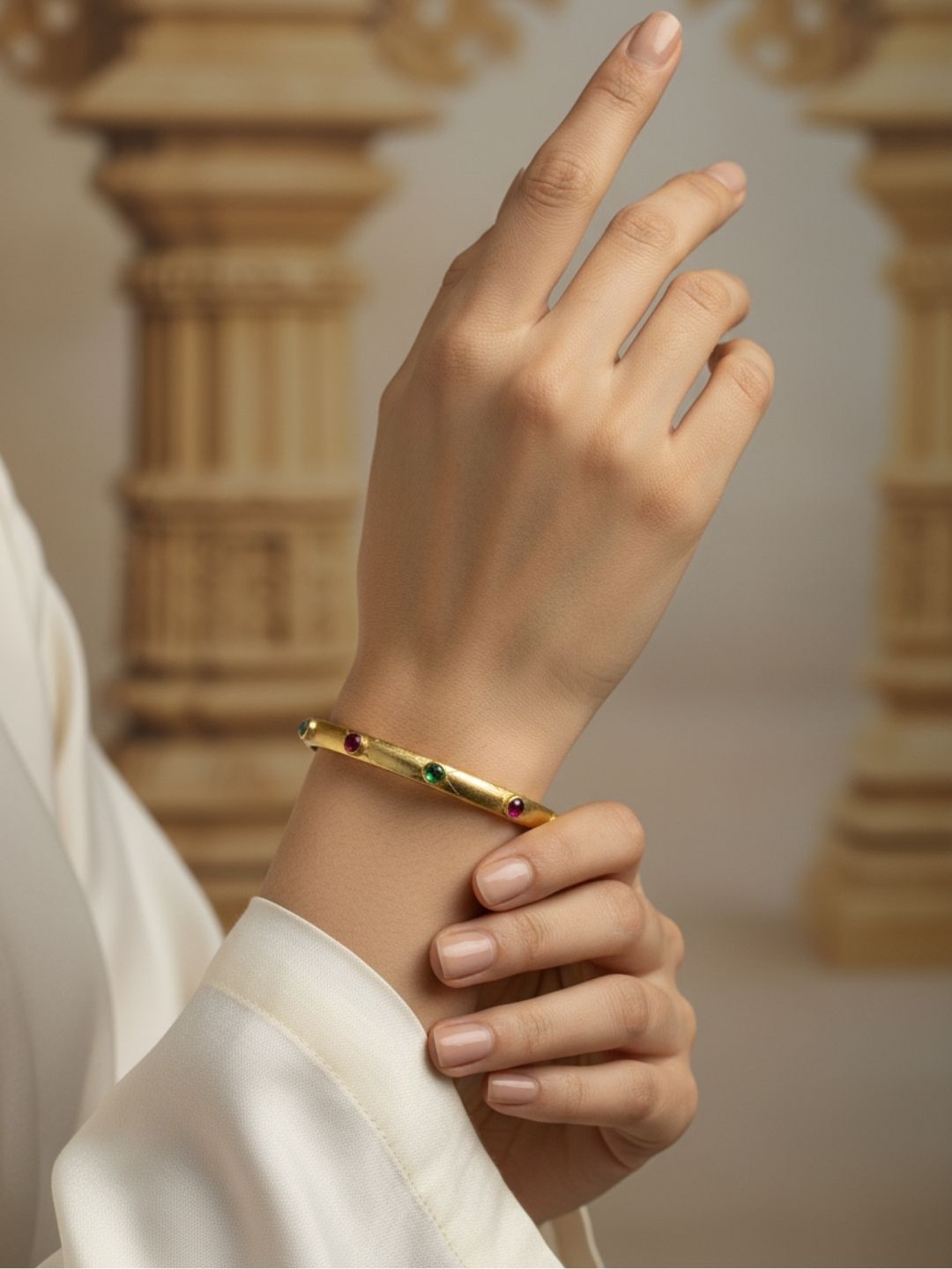 Ishhaara Yellow Gold Bangle Bracelet