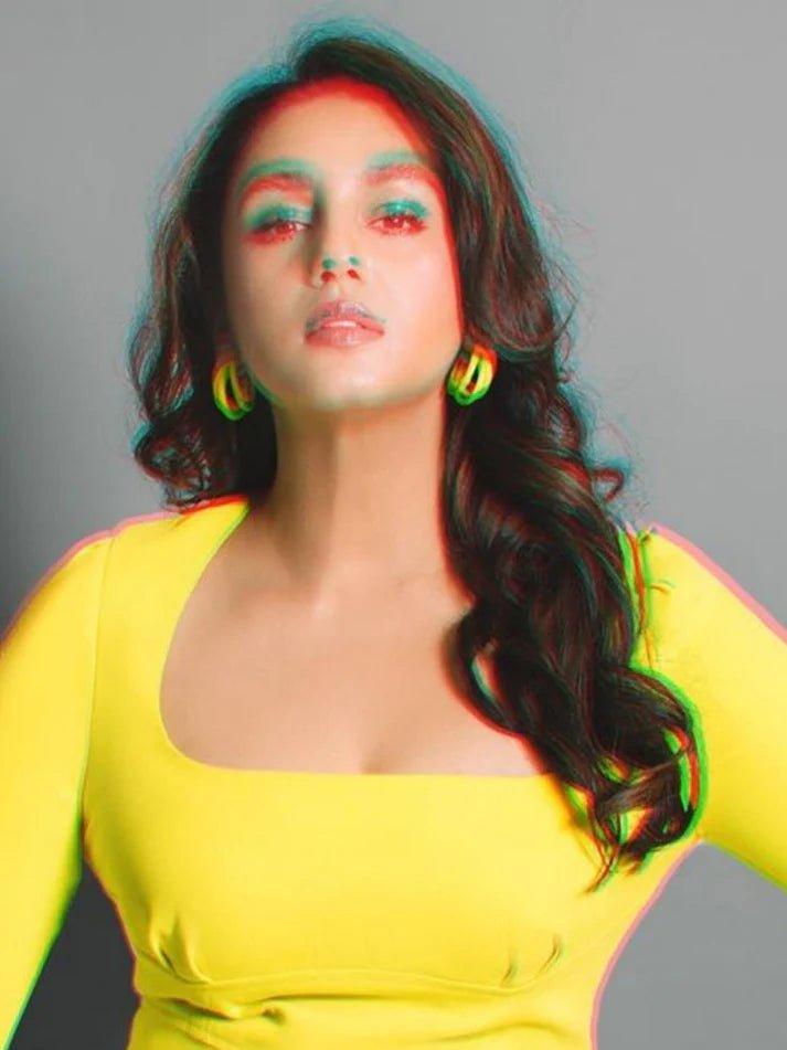 Ishhaara Huma Qureshi In Triple Hoop Earrings Yellow