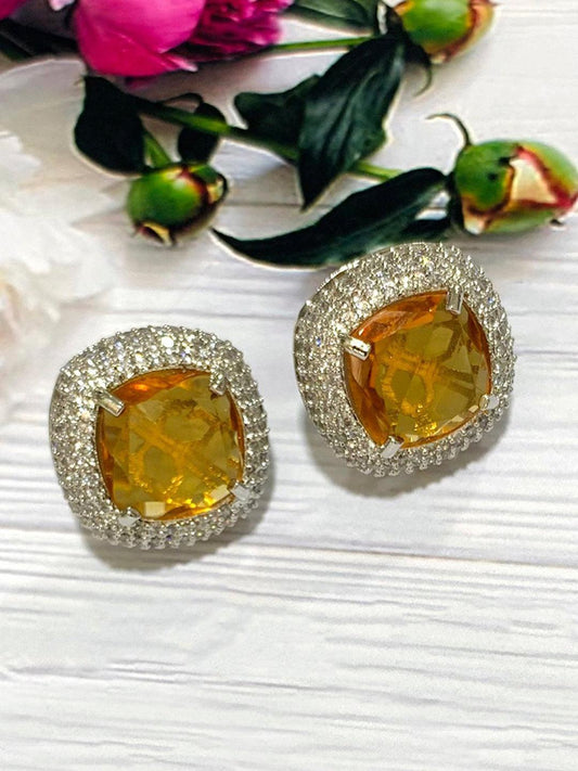 Ishhaara Square Stud Earrings